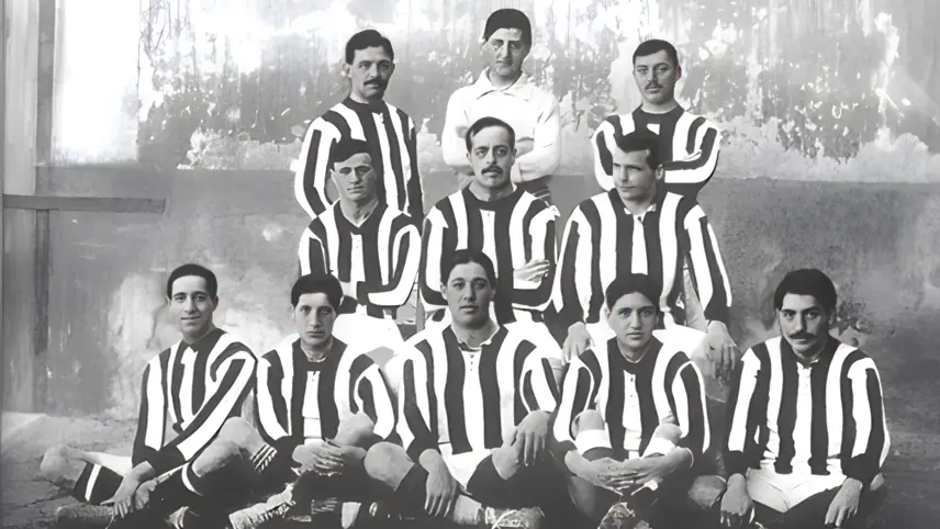 Atlético de Madrid con la camiseta rojiblanca en 1911