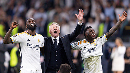 Rüdiger, Ancelotti y Vinícius Júnior celebran el pase a la final de Champions