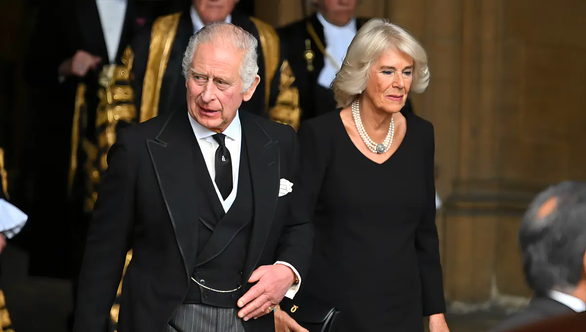 Carlos III y Camila, Reina Consorte, tras la muerte de la Reina Isabel II