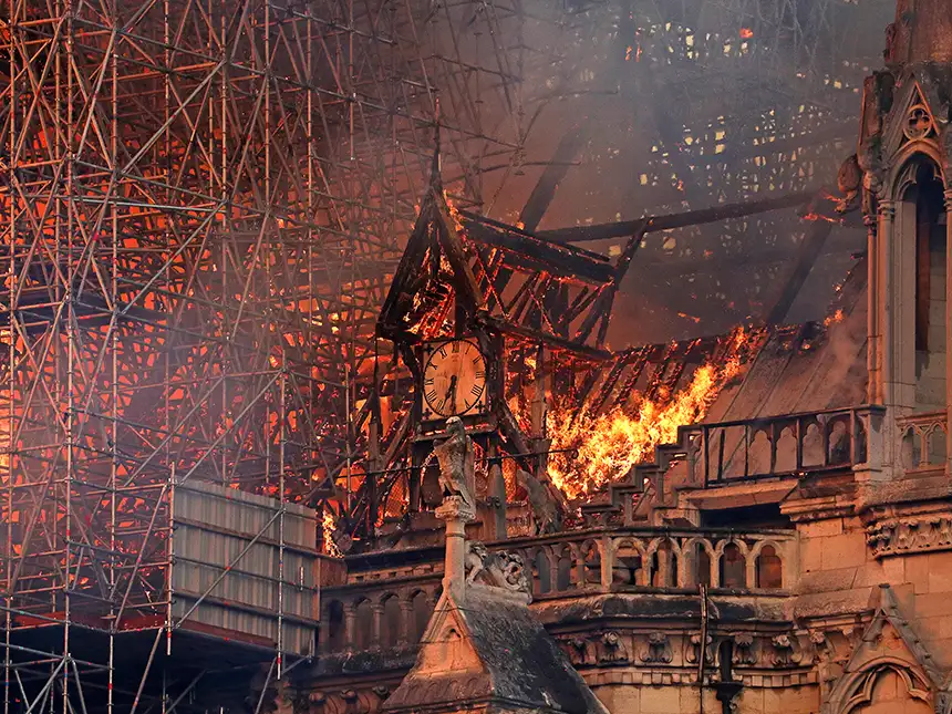 incendio-notre-dame-03